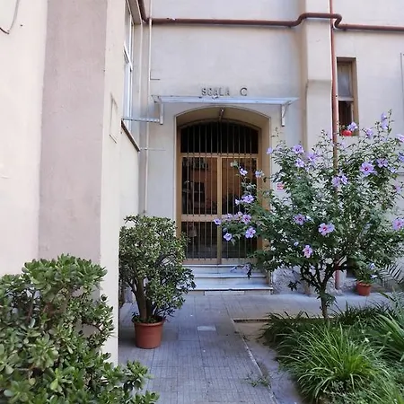 Couette-café Ding House *